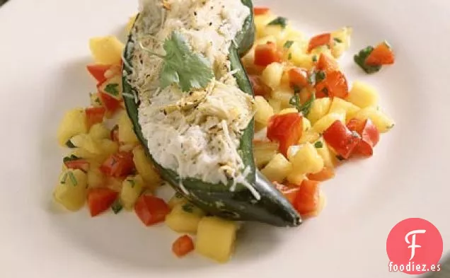 Chiles Poblanos Rellenos De Cangrejo Con Salsa De Mango