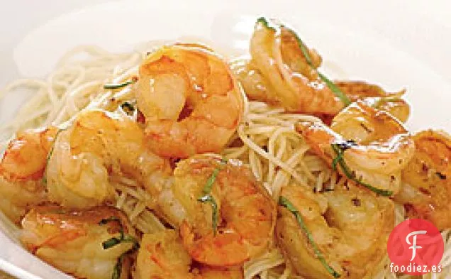 Camarones Salteados Con Naranja, Albahaca y Pernod