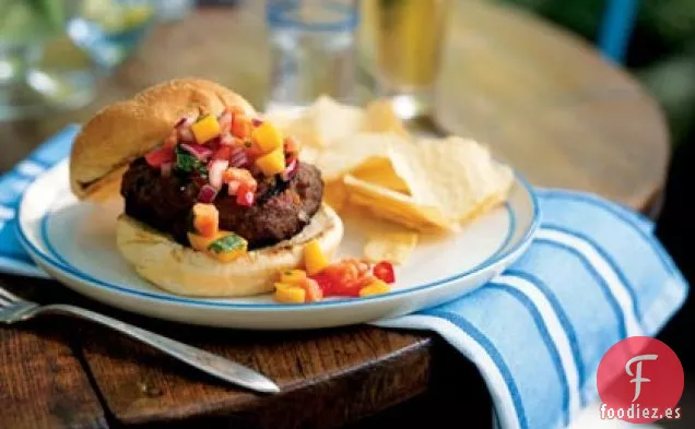 Hamburguesas Jamaicanas de Pavo Jerk con Salsa de Papaya y Mango