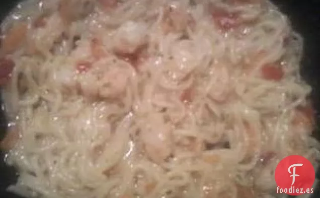 Hierbas y Camarones Con Pasta Delgada
