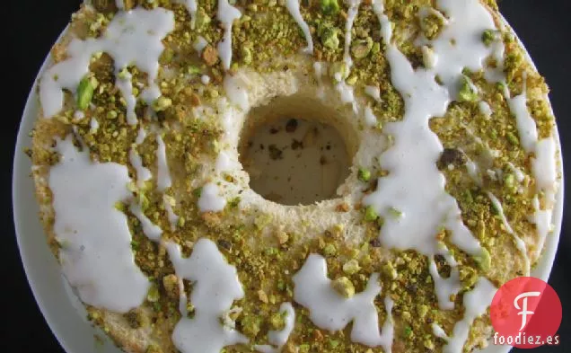Pastel De Ángel De Lima Con Pistachos Y Glaseado De Lima