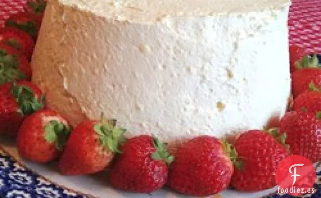 Pastel De Ángel Con Salsa De Caramelo