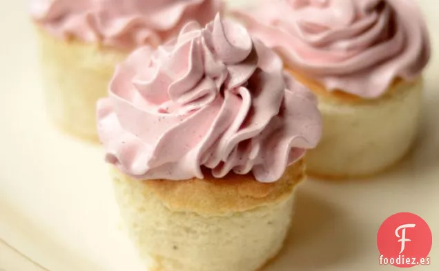 Cupcakes De Ángel Aireados Con Glaseado Rosa Natural