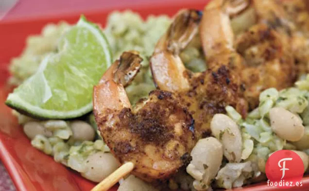 Camarones a la Parrilla con Chile y Lima Con Frijoles Blancos Sazonados y Arroz