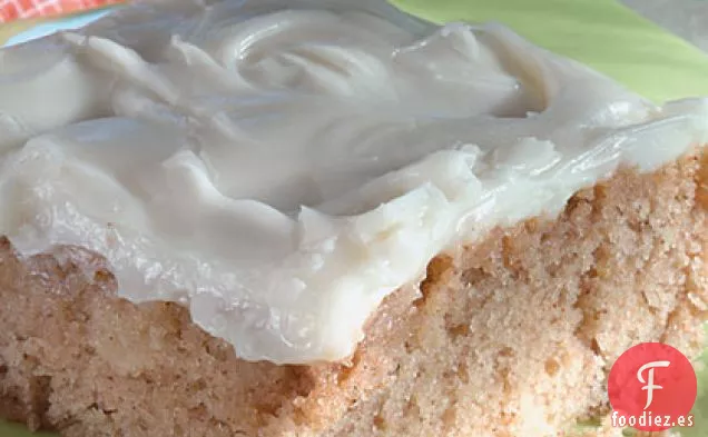 Pastel de Puré de Manzana con Glaseado de Queso Crema