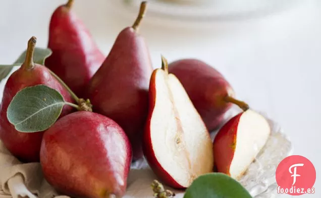 Peras Tostadas De Caramelo Con Pan De Jengibre y Crema Batida de Coñac R