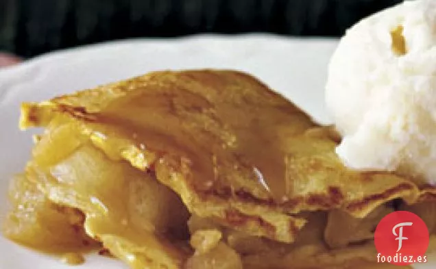 Crepes rellenos De Manzana Con Salsa De Caramelo