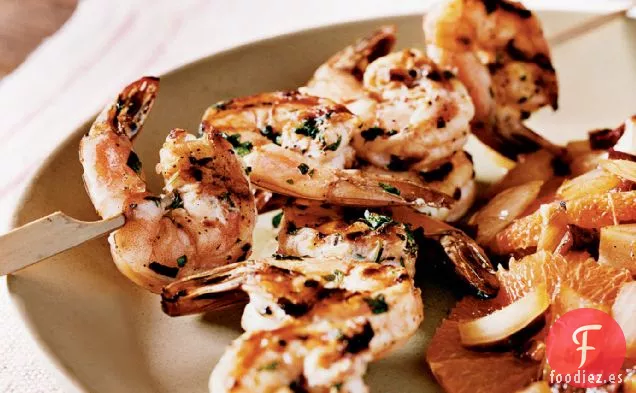 Camarones Marinados con Cítricos con Cebolla a la Parrilla y Ensalada de Naranja