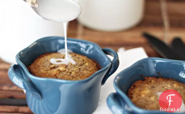 Pan De Plátano Con Avellana Y Caramelo Con Glaseado Dulce