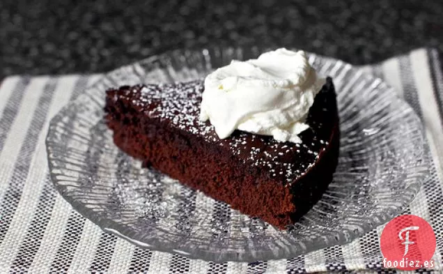 Pastel De Chocolate Con Vino Tinto Y Mascarpone Batido