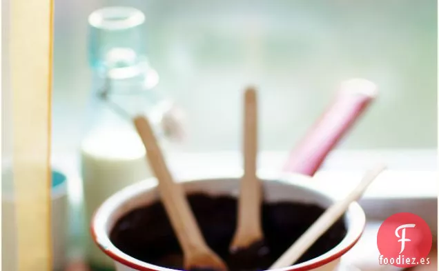 Un Pastel De Chocolate Con Trigo Sarraceno, Avellana Y Compota De Manzana