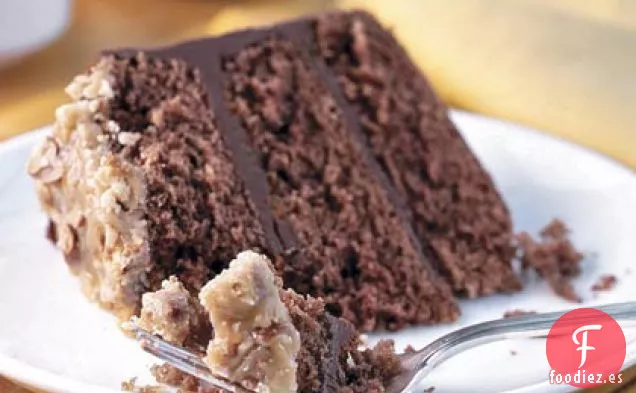 Pastel De Bourbon Y Chocolate Con Glaseado De Praliné