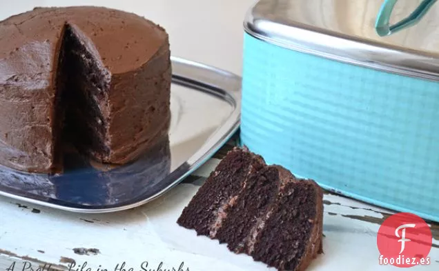 Pastel De Chocolate Con Glaseado De Crema De Mantequilla De Chocolate