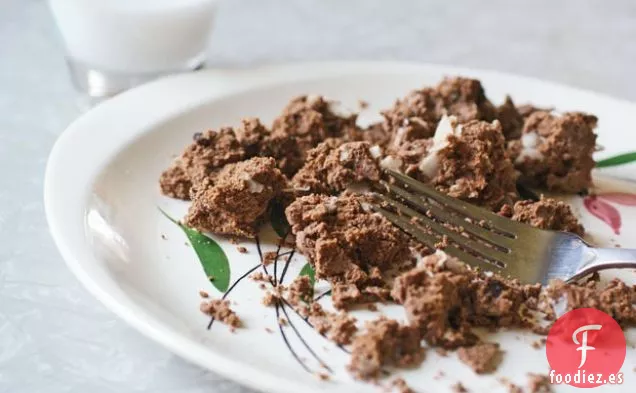 Pastel de chocolate sin gluten en una taza