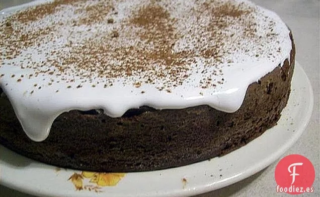 Pastel De Perro Diablo De Chocolate Con Glaseado De Malvavisco De Siete Minutos