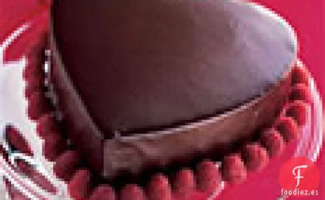 Pastel de Capa de Corazón de Chocolate con Mousse de Chocolate y Canela