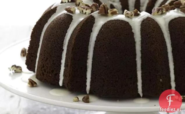 Pastel De Especias De Melaza Con Glaseado De Nuez De Bourbon