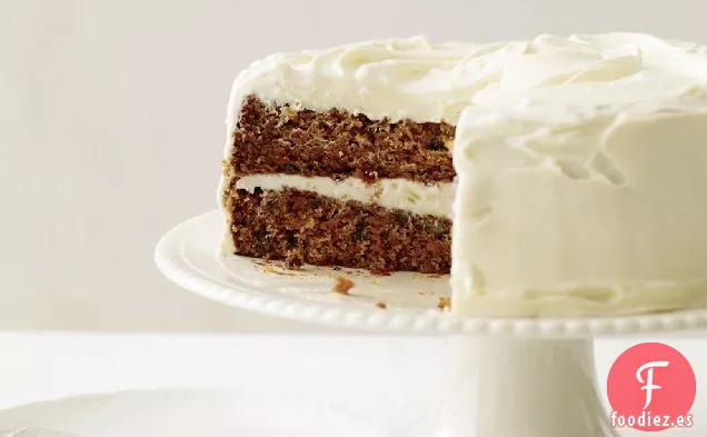 Pastel de Zanahoria Clásico con Glaseado de Queso Crema Esponjoso