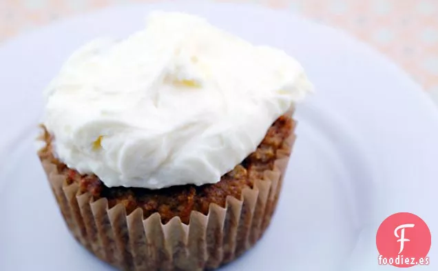Cupcakes De Pastel De Zanahoria Con Glaseado Cremoso De Queso Crema