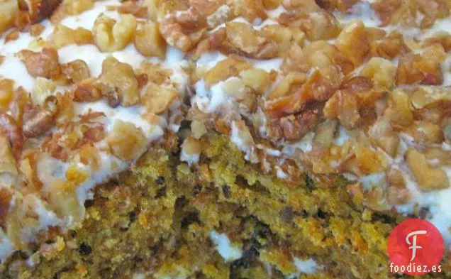 Pastel De Nuez Y Zanahoria Con Glaseado De Queso Crema
