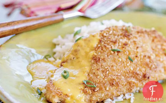 Pargo de Cola Amarilla con costra de Nueces con Salsa de Mantequilla de Mango