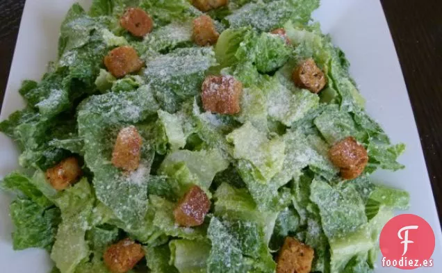 Ensalada César de Aguacate Sin Huevo