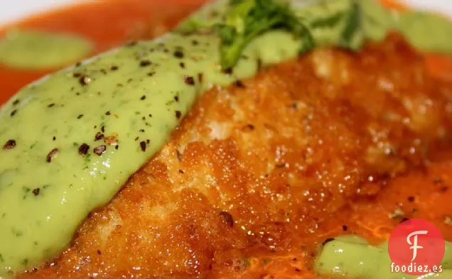 Pargo Rojo con Costra de Panko con Salsa de Crema de Aguacate