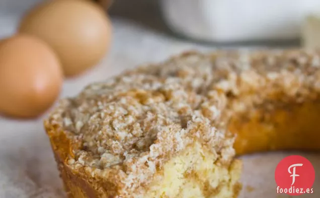 Pastel de Café Streusel con Mantequilla durante la Noche