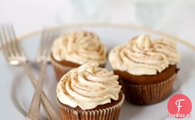 Receta De Cupcakes De Pan De Jengibre Con Glaseado De Queso Crema De Arce