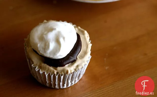 Cupcakes de Helado con Fondo de Brownie