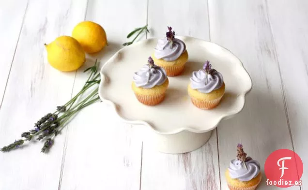 Cupcakes de Lavanda Rellenos de Limón