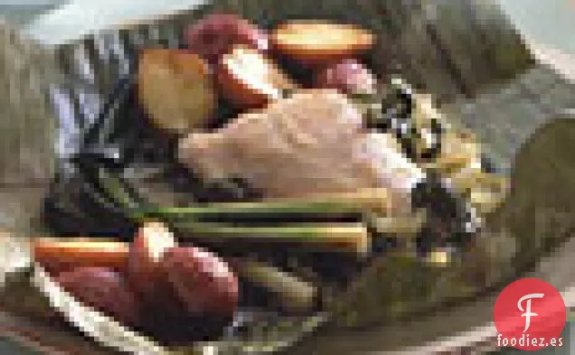 Pescado Envuelto en Hojas de Plátano con Chile Rajas y Crema