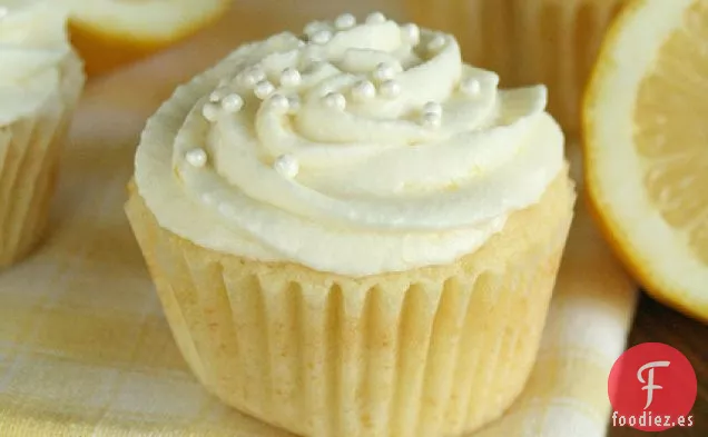 Cupcakes De Limón Con Glaseado De Mousse De Limón