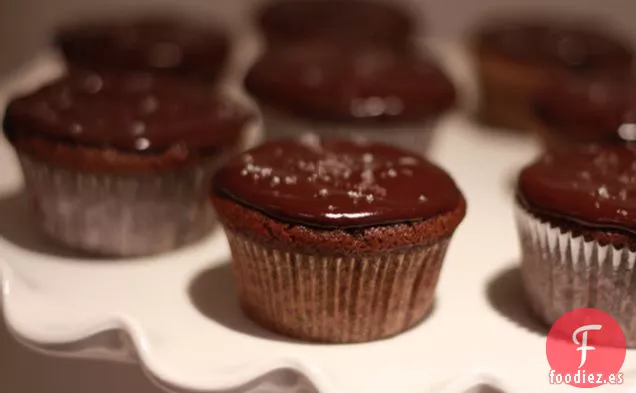 Cupcakes De Chocolate Con Ganache Salado