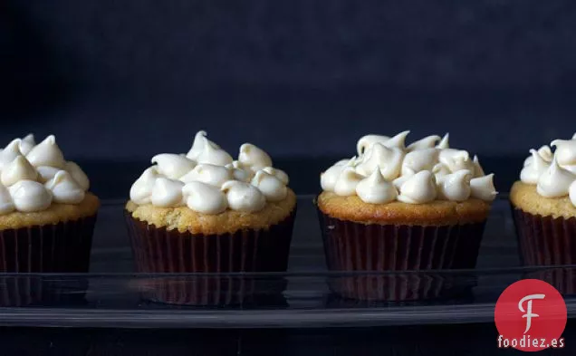 Cupcakes De Melocotón Con Glaseado De Azúcar Morena