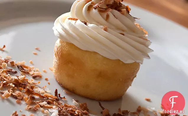 Cupcakes De Piña Con Glaseado De Queso Crema De Piña