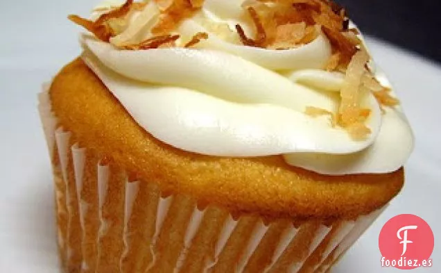 Cupcakes Blancos Básicos Con Crema De Mantequilla De Coco