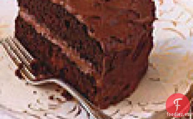 Pastel De Comida Del Diablo Con Glaseado De Chocolate Cremoso