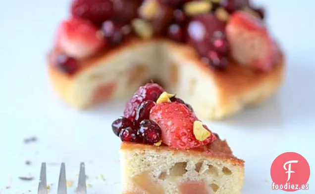 Pastel De Membrillo Y Frutas Rojas Escalfado