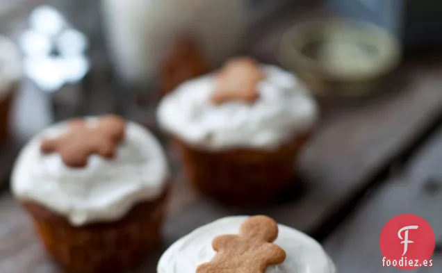 Magdalenas De Jengibre Con Glaseado De Queso Crema De Canela