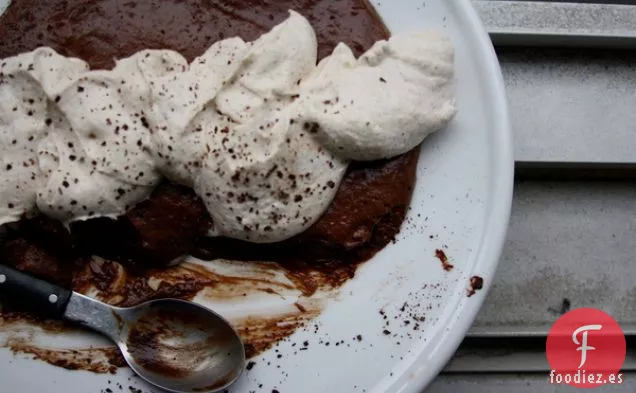 Mousse De Chocolate Con Crema Batida De Pan De Jengibre