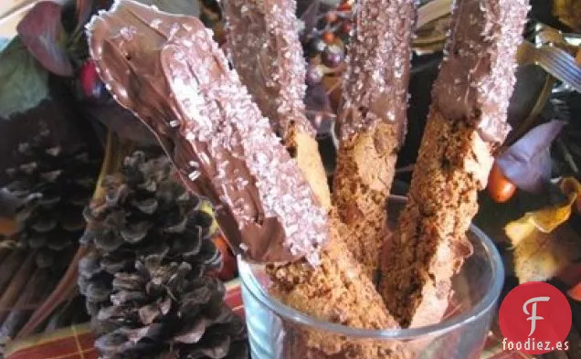 Pan De Jengibre Bañado En Chocolate Y Galletas Con Chips De Canela