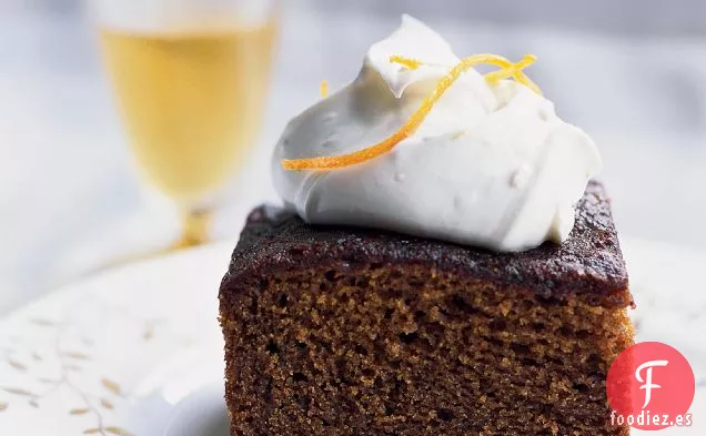 Pastel de Melaza y Jengibre con Crema de Mascarpone