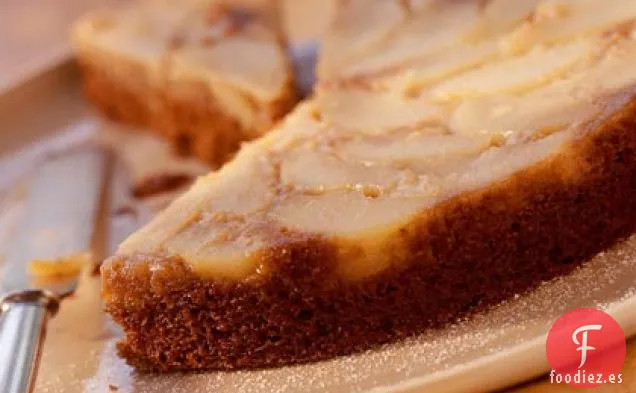 Pastel de Pan de Jengibre Invertido de Pera