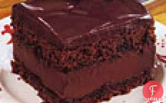 Pastel de Moka con Relleno de Crema de Chocolate y Ron