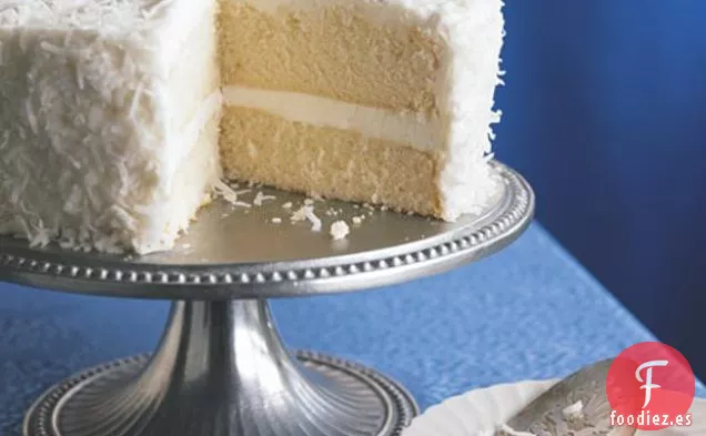 Pastel de Crema Agria Sureña con Capa de Coco