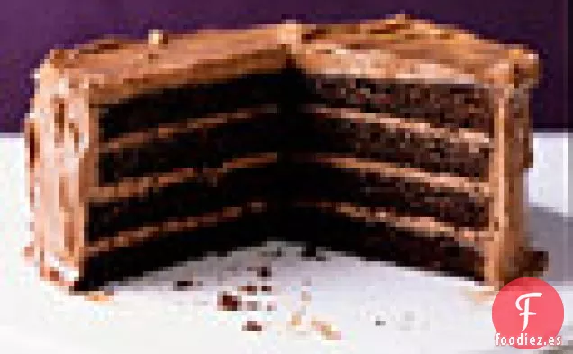 Pastel de Capas de Chocolate con Glaseado de Chocolate con Leche