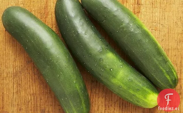 Pez Espada a la Parrilla con Salsa de Ensalada Griega