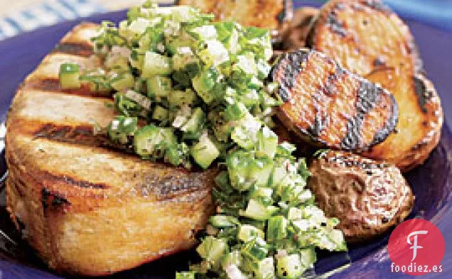 Pez Espada A La Parrilla Con Salsa De Limón, Eneldo Y Pepino