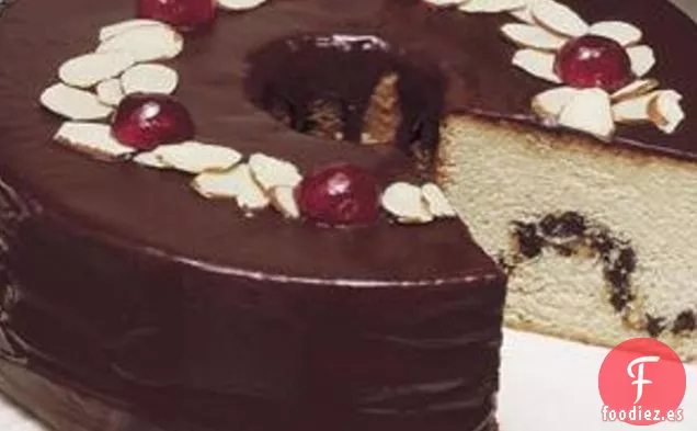 Pastel de Ron con Remolino de Mini Chips